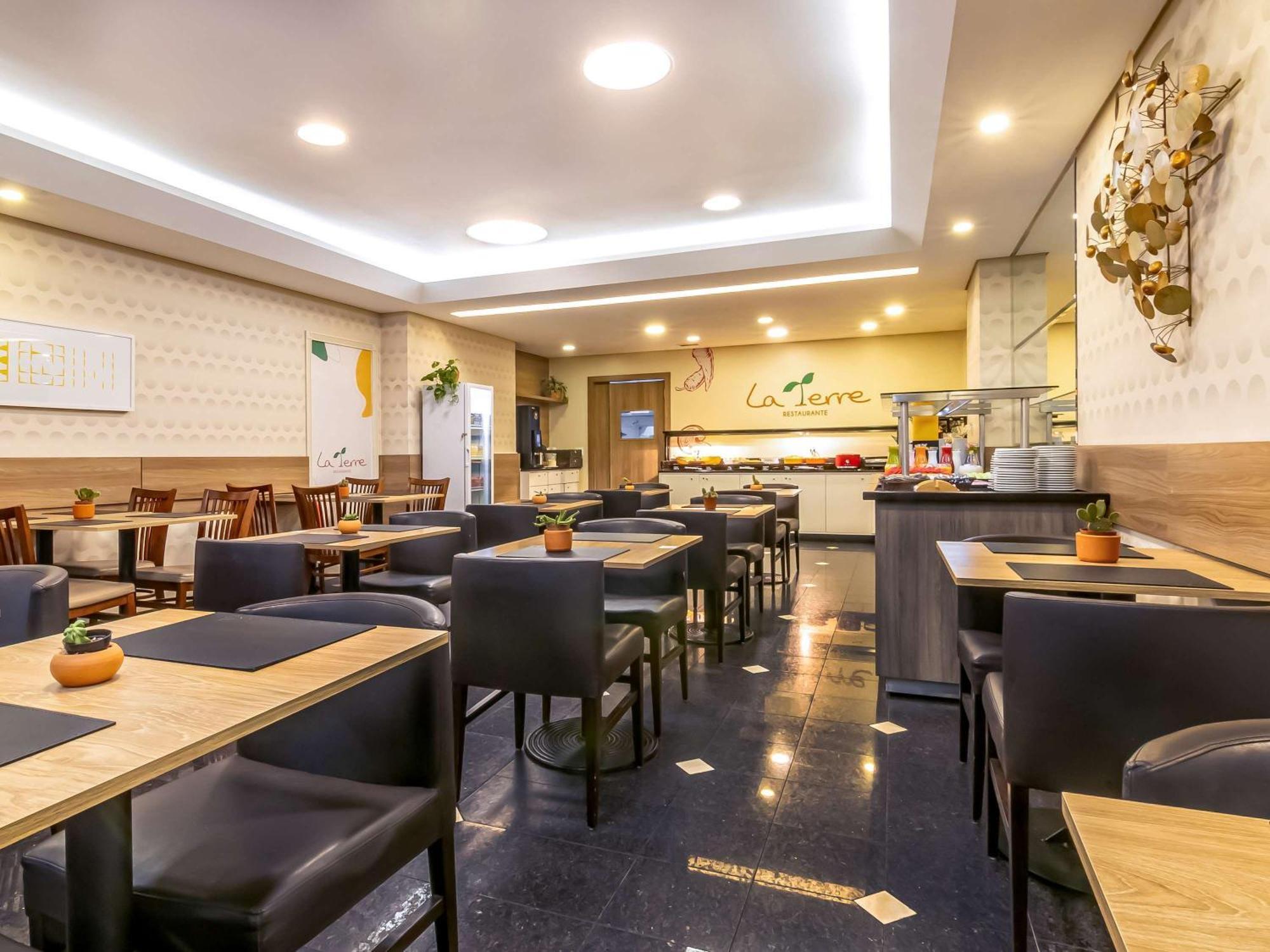 库里提巴塞特布鲁美居酒店 外观 照片