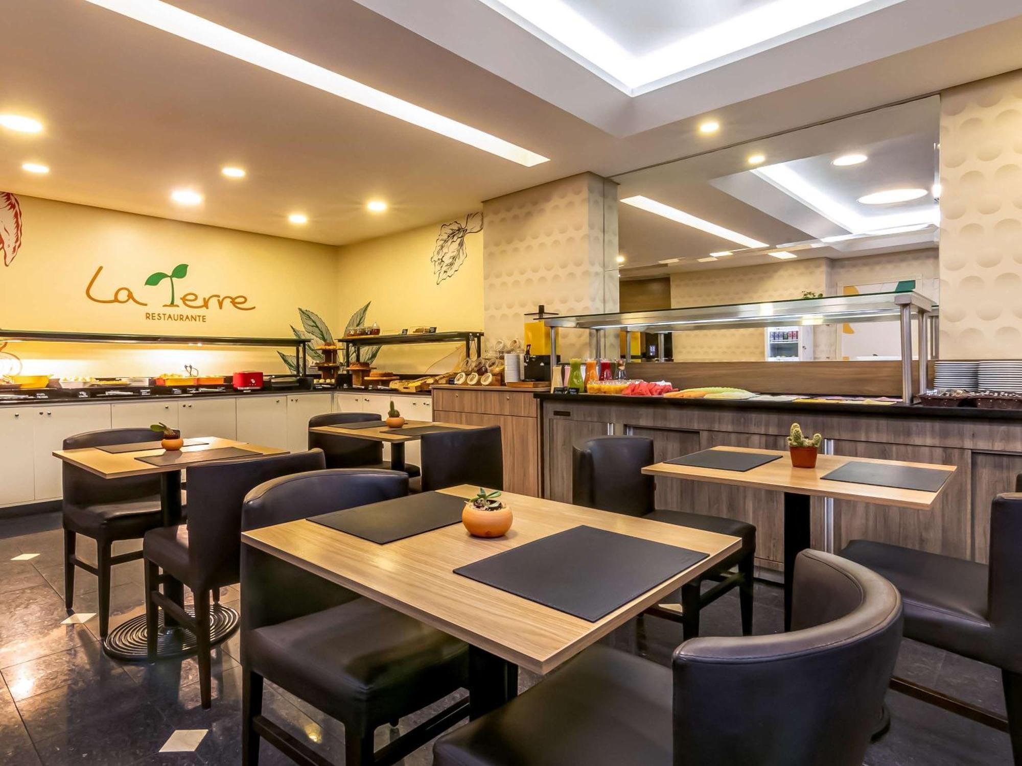 库里提巴塞特布鲁美居酒店 外观 照片